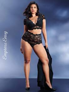 Empress Envy 2 pezzi Set di lingerie da donna curvy con top in pizzo a scollo a V e slip