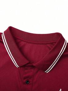 Manfinity Dauomo 男式纯色拼布前扣短袖休闲 Polo 衫 - 酒紅色 - 查看 4