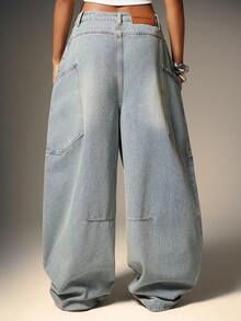 Denimoi Celana Jeans Denim Longgar Model Barrel dengan Potongan Lebar dan Kantong Belakang Besar - Light Wash - View 2