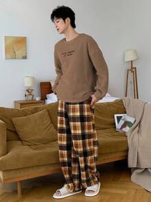 DAZY 男士字母刺繡設計純色抓絨衛衣與格紋天鵝絨長褲家居服套裝，秋冬睡衣 - 棕色 - 查看 4