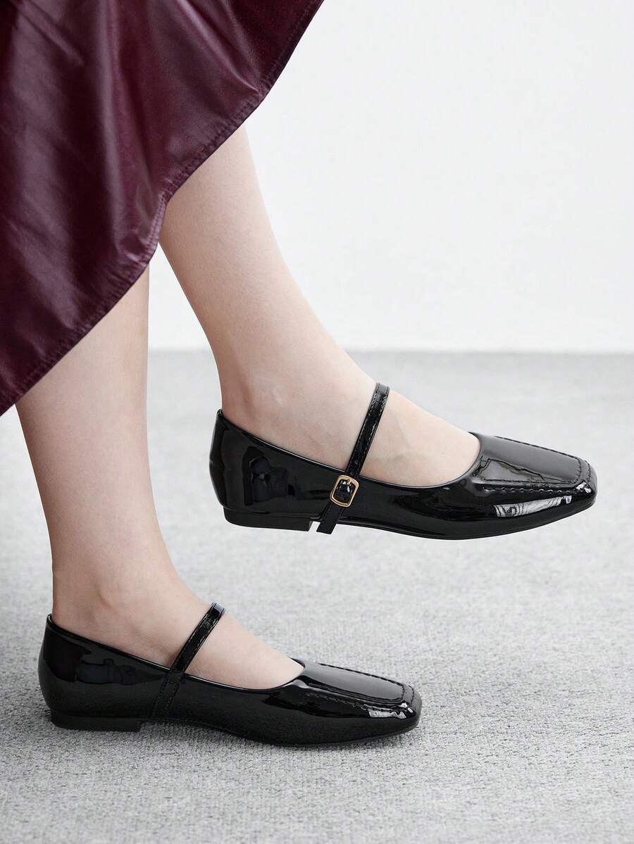 CUCCOO BIZCHIC 2025 Spring/Autumn New Arrival High-End Commuting Hollow-Out Casual Comfortable Versatile Women Flat Shoes For Christmas