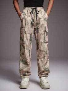 STYNVO Men's Camouflage Drawstring Waist Cargo Pocket Loose Casual Pants Camo Cargo Pants Baggy Cargo Pants Camo Baggy Pants Manfinity Men Cargo Pants - Army Green - View 4