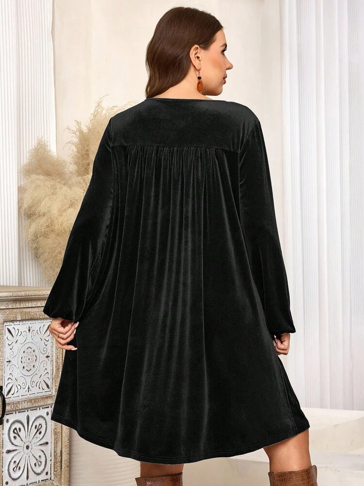 Plus Size Women V-Neck Long Sleeve Velvet Lace Patchwork Solid Color Black Dress, Autumn/Winter/Christmas,Plus Size Women Fall Country Elegant Casual V-Neck Long Sleeve Velvet Lace Patchwork Dress, Autumn/Winter, Elegant Dresses For Party ,Autumn/Winter,Going Out Outfits,2025 New Clothes,Simple And Fashionable For Everyday Wear, Plus Size Winter Clothes,New Year Dress,Autumn/Winter,Going Out Outfits,2025 New Clothes,Simple And Fashionable For Everyday Wear, Plus Size Winter Clothes,New Year Dress,Comfortable And Breathable,Flowy Dress,Christmas Outfit For Women ,New Year Clothes,Modest Dress For Women,Suitable For Multiple Occasions,Christmas,Date Night Outfits Women, Night Party,Elegant Party,Date Night Outfits Women,Thanksgiving Outfit For Women, Plus Size Winter Dresses, Long Sleeve Elegant Dress,Black Dress, Plus Size Babydoll Dress, Plus Size Brown Dress ,Long Sleeve Dress Plus
