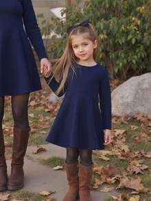 Emery Rose Kids Emery Rose Kids Váy dài tay trang trí nút màu xanh navy tối giản dễ thương cho bé gái, váy thu đông cho bé màu xanh navy cho bé mùa đông - Màu xanh lam - Xem 2