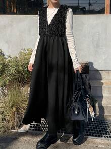 FRIFUL 女士纯色V领无袖纹理面料收腰喇叭下摆休闲百搭连衣裙，秋冬嘉年华 - 黑色 - 查看 2