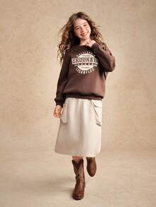SHEIN Girls Casual Sweatshirt & Skirt Set, Top With Letter Print, Skirt With Pockets On Both Sides, Suitable For Autumn/Winter Outings, Walks, Shopping, Can Be Paired With Jackets