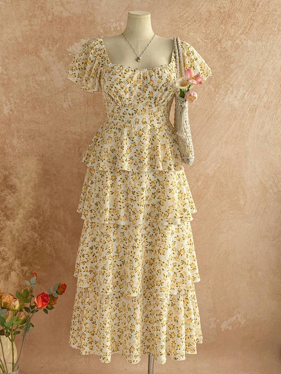 Soleia Váy maxi xếp lớp hở lưng họa tiết hoa nhỏ xinh xắn dành cho nữ cỡ lớn, đi nghỉ - Màu vàng - Xem 1