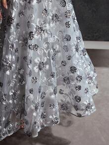 MOTF Soiréza 女士撞色亮片花卉刺绣网纱A字型抹胸鸡尾酒连衣裙（不含腰带） - 灰色 - 查看 3