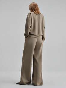 Ontre 2026春夏女装两件套，派对灰棕色，休闲运动通勤舒适款，情人节，优雅宽松版型，情人节穿搭，春夏，工作，办公室，职业女性，办公室服装，商务休闲女性，日常穿着，都市时尚，女式卫衣，女式上衣，女式运动裤，裤子，女式春夏套装，节日装扮，时尚百搭流行女装两件套 - 咖啡棕 - 查看 4