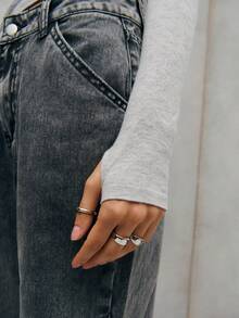 TypaGal 优雅的灰色修身连帽衫，采用斜缝细节设计，版型柔和现代。完美融合了休闲舒适与时尚精致。 - 灰色 - 查看 6