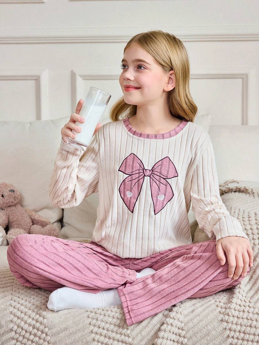 Snug Zone 女童针织罗纹蝴蝶结刺绣圆领休闲长袖长裤睡衣套装 - 彩色 - 查看 1
