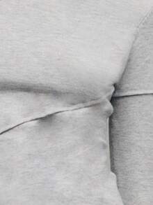 TypaGal 优雅的灰色修身连帽衫，采用斜缝细节设计，版型柔和现代。完美融合了休闲舒适与时尚精致。 - 灰色 - 查看 7