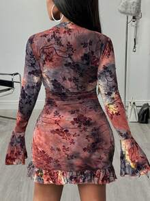 Mistrie 秋冬新款性感V领做旧植绒印花喇叭袖修身连衣裙 - 黑色 - 查看 2