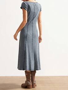 Bohemela Avslappnad enfärgad stickad v-ringad figurnära tvättad damklänning med mellanlång passform - Grå - Visa 7