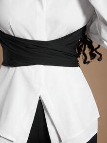 Radiana 女士简约时尚黑白撞色系带衬衫，收腰长袖上衣，休闲商务风，适合休闲、办公、通勤等场合。 - 黑與白 - 查看 4