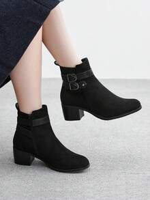 CUCCOO BIZCHIC 时尚基本款舒适通勤黑色拼布仿麂皮条纹方扣粗跟踝靴 - 黑色 - 查看 3