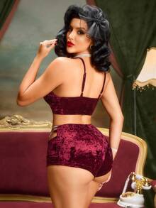 Hollow Out Heart Ring Velvet Pajama Set - Burgundy - View 3