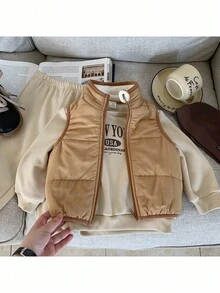 SHEIN 男婴针织纯色字母图案圆领卫衣+梭织背心+裤子三件套 - 卡其色 - 查看 3