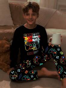SHEIN Set de ropa informal y cómoda de pantalón y top de manga larga con estampado de control de videojuegos para niño preadolescente, 2 piezas - Multicolor - Ver 1