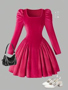 这是一款经典舒适的少女长袖连衣裙，采用泡泡袖、方领和中长裙设计，适合日常穿着和圣诞派对礼服。 - 紅色 - 查看 3