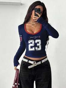 Coolane 女士 Y2K 街头风 V 领 T 恤。23 号，运动衫，赛车，街头风，复古，返校季，怀旧，秋季，休闲，秋冬，嘻哈，风格核心美学，哥特式赛博朋克，辣妹，朋克。 - 彩色 - 查看 6