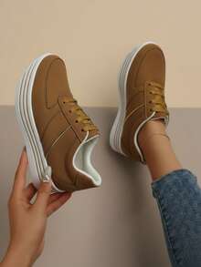 Zapatillas casuales para mujer, plataforma cómoda, punta redonda, cordones clásicos, estilo minimalista, uso diario, zapatos de moda - Marrón - Ver 1