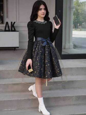 Elegant vintageklänning för flickor med pärlkrage, puffärmar, rosett i midjan och stjärnklar meshkjol, lämplig för fest, bankett och festivaler