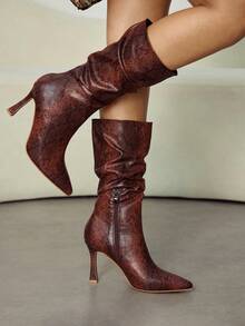 CUCCOO SZL بوت نسائية بكعب عالي مدبب من جلد الثعبان البني، بوت كاحل حفلات مثيرة مطوية للخروج