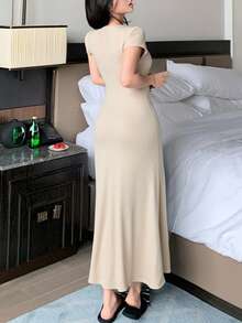 DAZY 简约纯色柔软针织收腰长款连衣裙家居服女款 - 杏色 - 查看 2