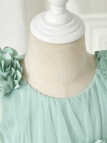 SHEIN Glamorique Kids Vestido de Princesa de Navidad para Niñas Bebés, Vestido de Fiesta, Vestido de Papá Noel, Vestido de Año Nuevo, Vestido de Gala para Fiesta de Cumpleaños Infantil de Navidad, Vestido Esponjoso de Tul Verde Morandini, Bordado 3D, Escenario, Piano, Estilo Medio Oriental, Vestido Elegante, Vestido Estacional, Nuevo Estilo de Otoño/Invierno, Escote en V en la Espalda - Verde - Ver 6