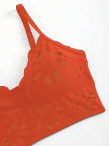 Bonvoyette Conjunto de 3 piezas de traje de baño de verano para mujer: Top con tirantes en unicolor, shorts de talle alto, y cubre-traje de baño largo con diseño hueco, conjunto de bikini de moda para resort - Óxido marrón - Ver 6