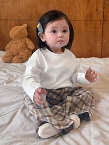 Dazy Kids 2件組女嬰休閒純色圓領T恤與格紋長褲家居服套裝 幼兒 - 白色 - 查看 3