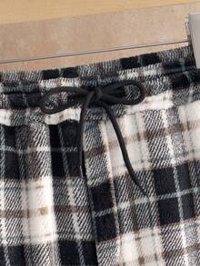 Manfinity NXTstreet Men's Casual Plaid Print Drawstring Loose Sweatpants Flannel Men Casual Pant Men Black And White Pants Gap Men Pajama Pant Lounge Pants Men Plaid Pants Scotland - Black and White - View 5