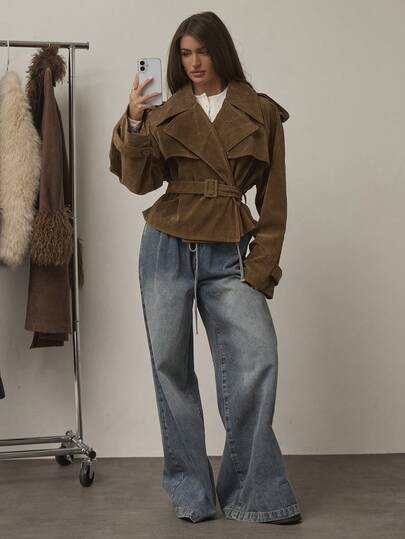 SHEIN BAE 女士纯色翻领长袖系带麂皮休闲风衣，适合秋冬季节穿着，时尚百搭，是秋冬休闲穿搭的理想之选。棕色风衣，舒适百搭，是女士秋季服装和秋冬必备单品。