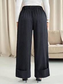 Vionelle Calça Pantalona Elegante Listrada em Preto e Branco com Decoração de Barra Dobrada para Mulheres Plus Size - Preto e Branco - Visão 2
