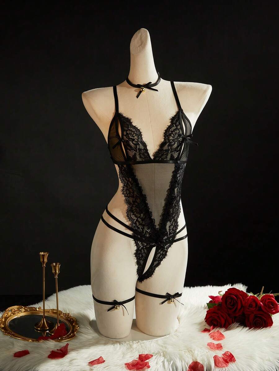 SpicyHot 4件套浪漫蕾丝露裆性感内衣套装 - 黑色 - 查看 1