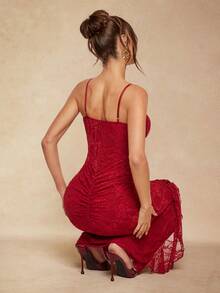Silquee Robe moulante à volants irréguliers et fente, sans manches, adaptée pour la Saint-Valentin, Noël, les rendez-vous, les fêtes, les demoiselles d'honneur, les cocktails, les occasions élégantes et romantiques, les soirées de gala, les représentations sur scène, les fêtes Top de gamme - Rouge - Voir 7