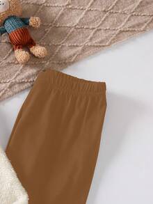 SHEIN Sparklyn 少女休闲百搭卡通水豚刺绣连帽宽松抓绒卫衣+打底裤秋冬套装 - 米色 - 查看 3