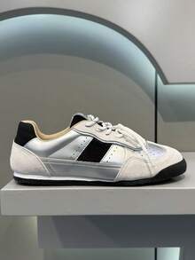 Zapatillas casuales para hombre con un diseño moderno y atractivo de bloques de color. - Plateado - Ver 10