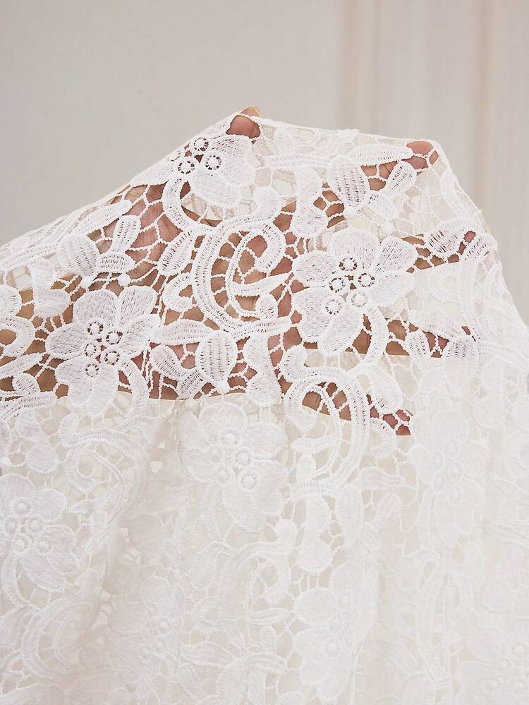 This Elegant Two-Piece Women's Autumn/Winter Set Features Delicate White Lace Detailing, Exuding Romance, Style, And A High-End Feel. The Long-Sleeved Lace Top Is Paired With Light Gray Wide-Leg Trousers, The Elegant Cut Showcasing Sophistication. Simple Yet Sophisticated, It Reflects Impeccable Taste. The Lace Material Is Suitable For All Seasons, And Layering It During The New Year Can Create An Elegant Look. Perfect For New Year's Parties, Casual Outings, And More, It Perfectly Balances Elegance And Style.