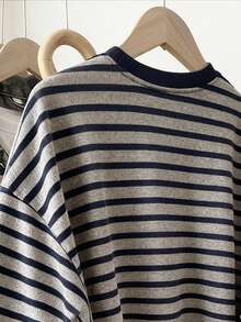 Resyla 韩版时尚百搭彩色条纹图案卫衣，适合外套、摄影、露营、秋季、冬季、返校，女士常规圆领 - 彩色 - 查看 4