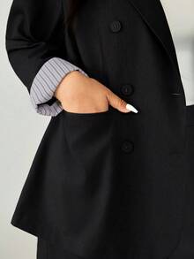 Easura Conjunto de blazer e saia de tamanho grande, casual, elegante e sofisticado, com estampa listrada e patchwork. - Preto - Ver 4