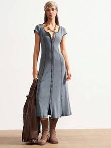 Bohemela Avslappnad enfärgad stickad v-ringad figurnära tvättad damklänning med mellanlång passform - Grå - Visa 8