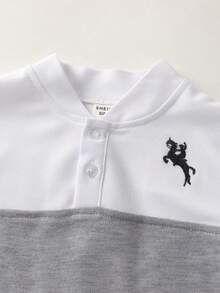 SHEIN 两件套男童骑士刺绣撞色长袖polo衫和裤子，休闲套装 - 彩色 - 查看 3