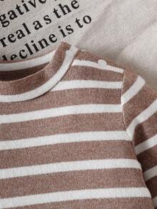 SHEIN 新生儿条纹连体衣，肩部按扣设计，配有同款帽子，下摆和脚部也采用按扣设计，长袖圆领，舒适时尚，适合男宝宝，秋冬季穿着。 - 彩色 - 查看 6