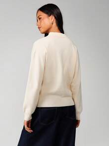 MISSGUIDED 短款针织 Polo 衫，翻领纽扣前襟，长袖休闲套头毛衣，适合秋冬季穿着。 - 杏色 - 查看 2