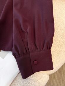 GlowEve CURVE Áo sơ mi dài tay cổ ve lật màu trơn thường ngày cỡ lớn cho nữ - Màu Đỏ Sâu - Xem 7