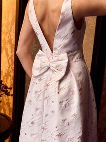 MOTF Soiréza WOMEN'S SLEEVELESS PLUNGING V-NECK FLOOR-LENGTH PARTY GOWN WITH BACK BOWKNOT – VIBRANT GRADIENT FLORAL WOVEN JACQUARD, FORM-FITTING SILHOUETTE FOR FORMAL PARTIES & WEDDINGS