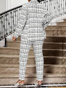 Fleurora 秋冬优雅黑色针织翻领纽扣长袖大码蓬松外套 - 白色 - 查看 2