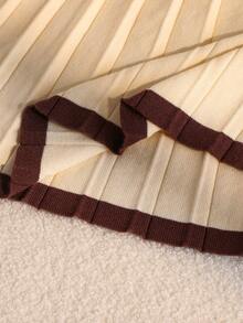 Tween Mädchen (große Teenager) Neuer Herbst/Winter Minimalistisches High-End Langarm Plissee Strickkleid, Saum und Manschetten mit subtiler Kontrastfarbe, modisches und vielseitiges gestricktes Kleid